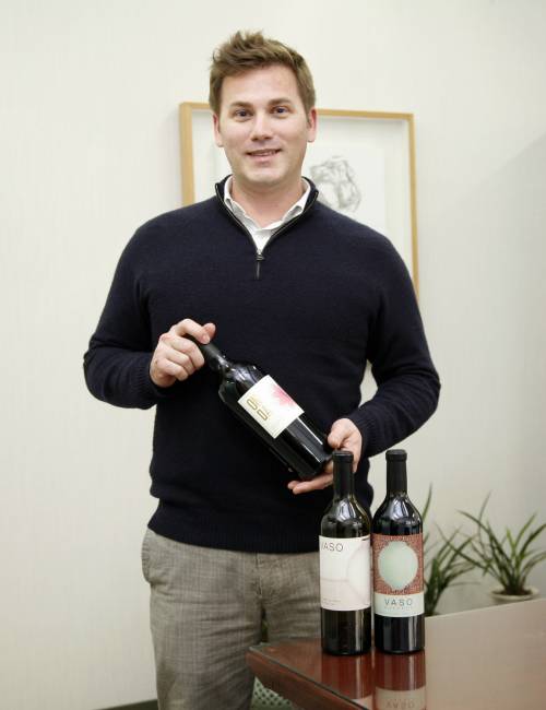 온다, 바소, 바소 리저브(왼쪽부터)를 소개하는 제이슨 헬러 나라셀라 제공