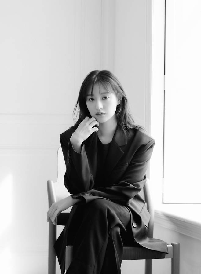 tvN 주말극 ‘눈물의 여왕’에서 홍해인 역을 연기한 배우 김지원. 사진 하이지음 스튜디오