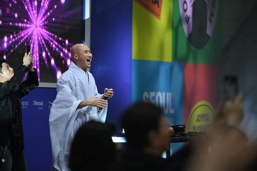 8. 뉴진스님의 디제잉 공연(서울국제불교박람회 사무국)