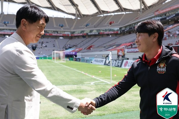 박태하 포항스틸러스 감독(왼쪽), 김기동 FC서울 감독. 한국프로축구연맹 제공