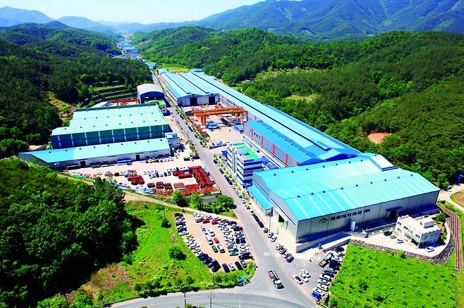경남 함안군 군북면 모로리에 위치한 모로 공장. 함안 본사와 차로 5분 거리다. 비에이치아이 제공