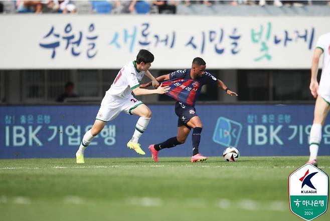 드리블하는 안데르손 [한국프로축구연맹 제공. 재판매 및 DB 금지]