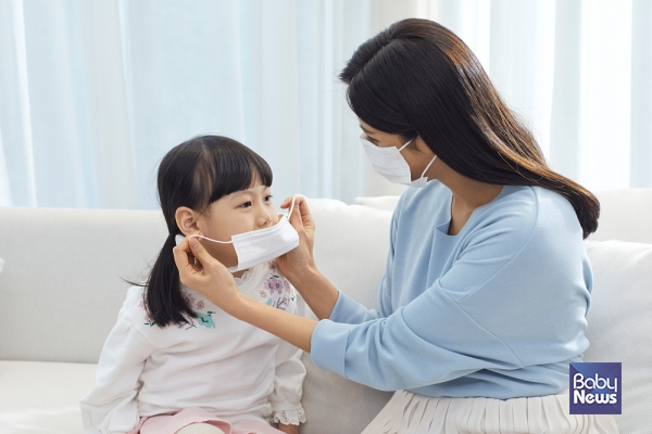 코로나19의 위험성이 과장됐다고 보느냐는 질문에 전 세계 44개국 성인 3만 3922명 중 45%가 동의했다. 우리나라에서는 10명 중 2.8명만이 동의했다. ⓒ베이비뉴스