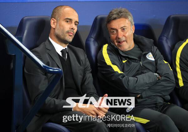 펩 과르디올라 감독의 오른팔 역할을 수행했던 도메네크 토렌트(오른쪽). 대한축구협회가 사령탑 물색 중이라는 소식을 듣고 관심을 보였으며 이력서를 제출한 것으로 알려졌다. 사진┃게티이미지코리아