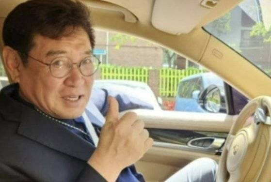 배우 한지일이 지난해 SNS에 공개한 조형기의 근황. 한지일 SNS