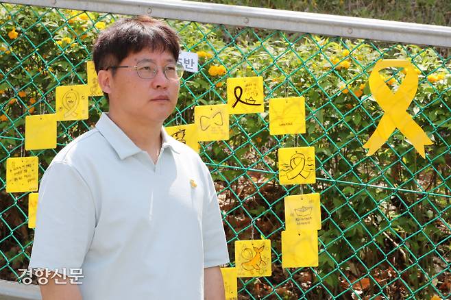 2009년부터 올해 초까지 단원고등학교에 재직했던 김덕영 교사가 지난 14일 경기 안산 단원고에서 세월호참사에 대해 이야기하고 있다. 한수빈 기자
