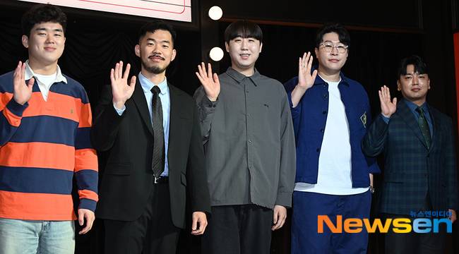 왼쪽부터 이제규, 손동훈, 이재율, 이용주, 곽범