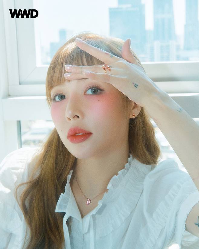 가수 현아 태국 방콕 패션화보 이미지. 사진 WWD 코리아