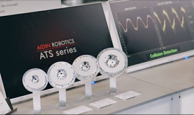 에이딘로보틱스가 2024 독일 하노버 산업박람회에서 시연하는 초박형 관절 토크 센서(ATSB Series) (사진=에이딘로보틱스)