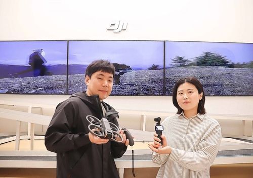 대전신세계 Art&Science 6층 드론 전문 'DJI' 매장에서 신상품 드론을 선보이고 있다.