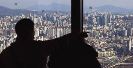 서울 여의도 63아트 센터에서 바라본 서울 시내 모습 [연합]