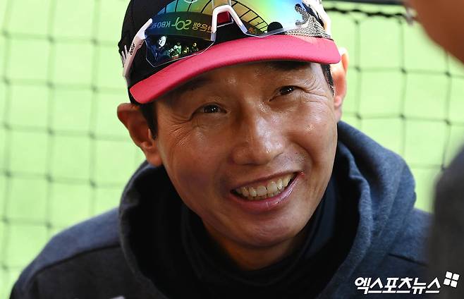 염경엽 감독이 이끄는 LG 트윈스가 4월16일 서울 잠실야구장에서 열린 2024 신한 SOL Bank KBO리그 롯데 자이언츠와 시즌 1차전에서 7-2로 이겼다. 사진 엑스포츠뉴스 DB