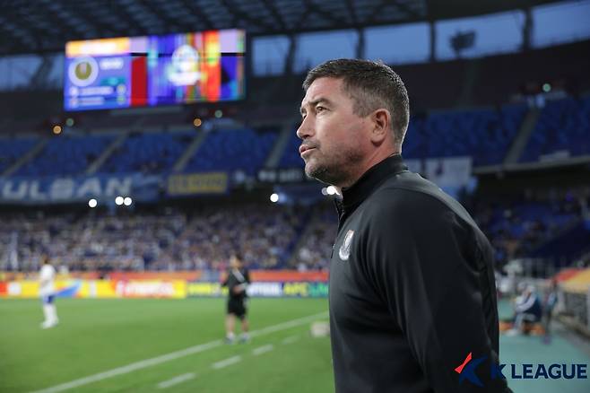 해리 큐얼 요코하마마리노스 감독. 한국프로축구연맹 제공