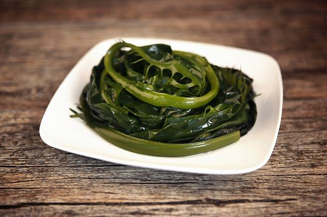 미역에는 후코이단, 알긴산 등 혈액을 맑게 해주는 성분이 많이 함유돼 있다./사진=클립아트코리아