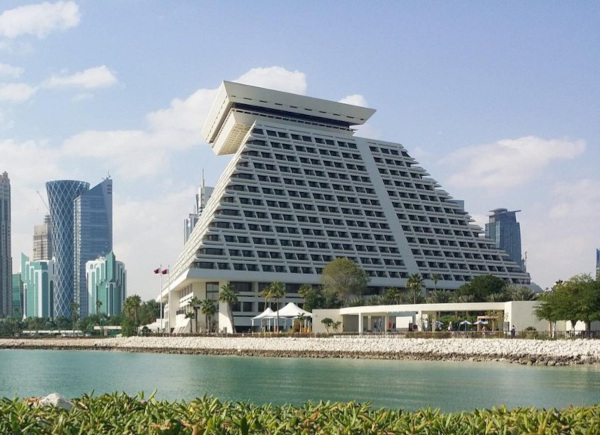 권오식 보국에너텍 부회장은 현대건설 카타르 지사장 시절 뜻하지 않은 기회로 건축 시장에서 큰 성과를 거뒀다. 현대건설이 건설한 도하의 쉐라톤 호텔 전경.