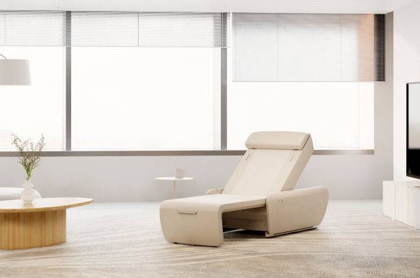 [서울=뉴시스] 17일 세라젬은 리클라이닝 기능 등을 추가해 마사지감을 향상한‘마스터 V9 시그니처’를 정식 출시했다고 밝혔다. (사진=세라젬 제공) 2024.04.17. photo@newsis.com *재판매 및 DB 금지