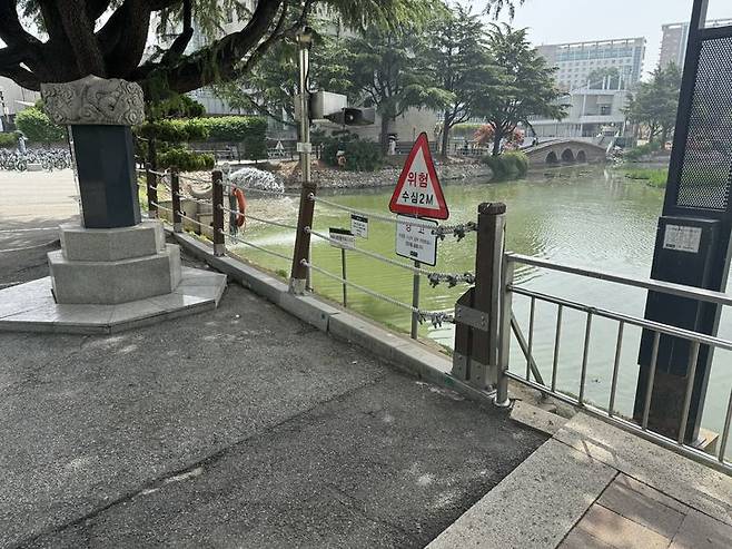 실제로 17일 건국대학교를 방문한 결과 거위의 모습을 찾을 수 없었다. 평소에 자주 나오던 ‘청심대’라고 불리는 벤치 쪽에서도 건구스의 모습을 발견할 수 없었다 *재판매 및 DB 금지