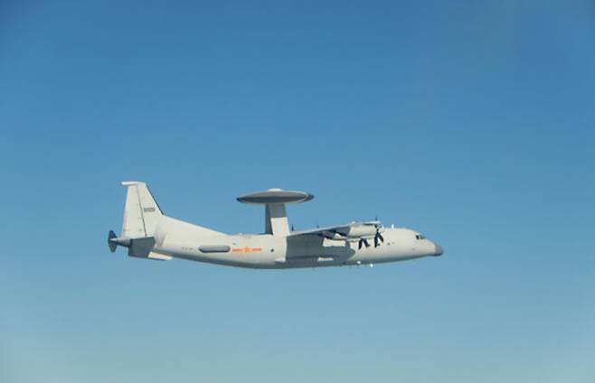 대만 남서부 해역에서 임무 수행 중인 KJ-500 공중조기경보통제기. 출처 : THE DIPLOMAT