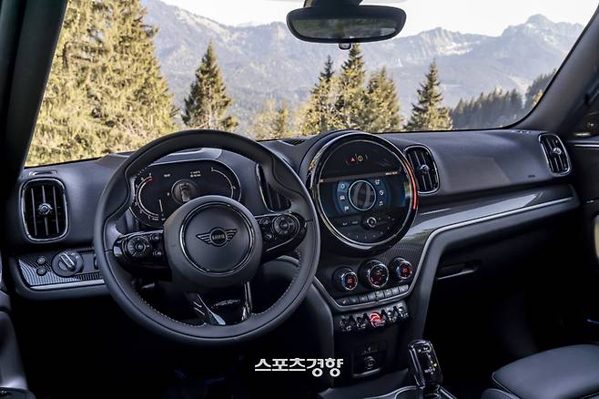 ‘4도어 뉴 MINI 컨트리맨’