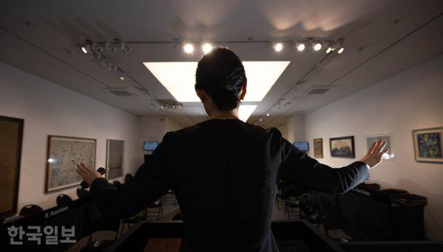 크리스천인 그는 매일 신에게 기도를 올린다. ‘잘하게 해달라’고 하지는 않는다. ‘그저 내 역할을 제대로 할 수 있게 해달라’고 할 뿐. 이한호 기자