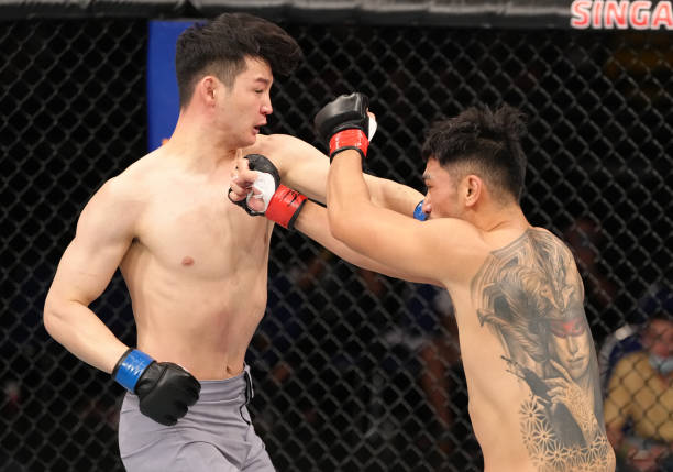 2022년 6월 Road to UFC 시즌1 웰터급(-77㎏) 원매치 김한슬(왼쪽). 사진=TKO