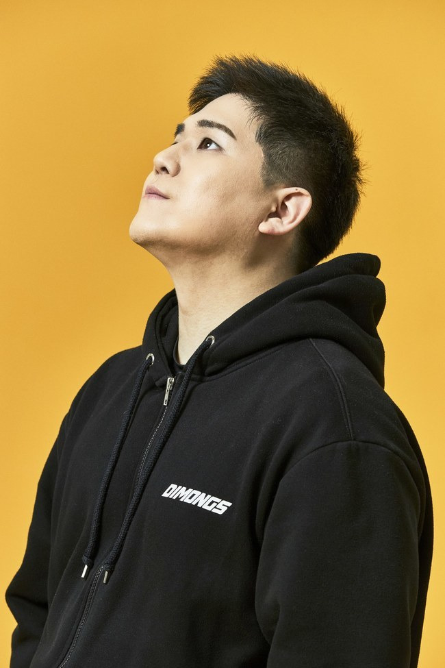 메타코미디 제공