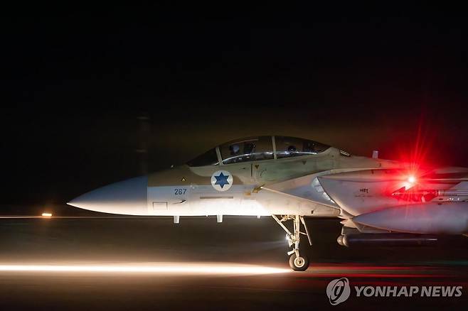 출격 준비 중인 이스라엘 F-15 전투기 [UPI 연합뉴스 자료사진. 재판매 및 DB 금지]
