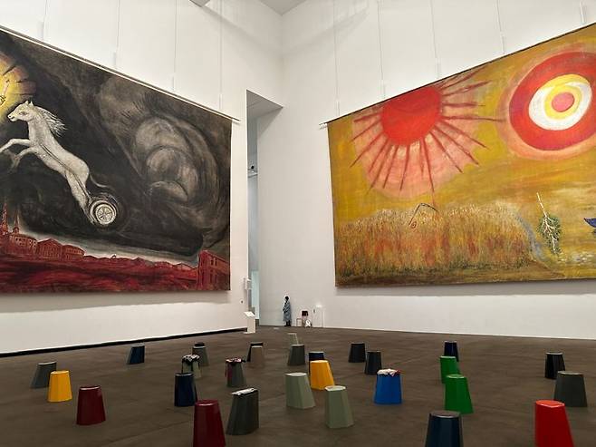 아오모리현 현대미술관이 미국 필라델피아 미술관으로부터 장기 대여해 전시 중인 샤갈의 '알레코' 무대 배경화. 사진=김경민 도쿄특파원