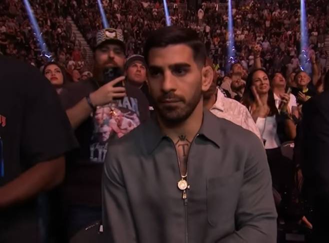 할로웨이에게 콜아웃 당한 직후 토푸리아의 표정. 사진=tvN SPORTS 중계 캡처