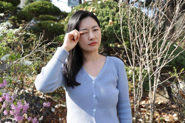 결막염은 충혈·가려움·건조함·통증 등이 나타나면서 일상생활에 지장을 준다. 발병 원인에 따라 알레르기성·유행성(바이러스성)·세균성 등 다양한데 증상만 구별하기 쉽지 않다. 김안과병원 제공