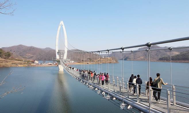 임실 옥정호출렁다리.