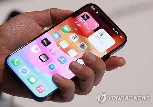 2023년 10월 국내 공식 출시된 아이폰15 시리즈 [연합뉴스 자료사진]