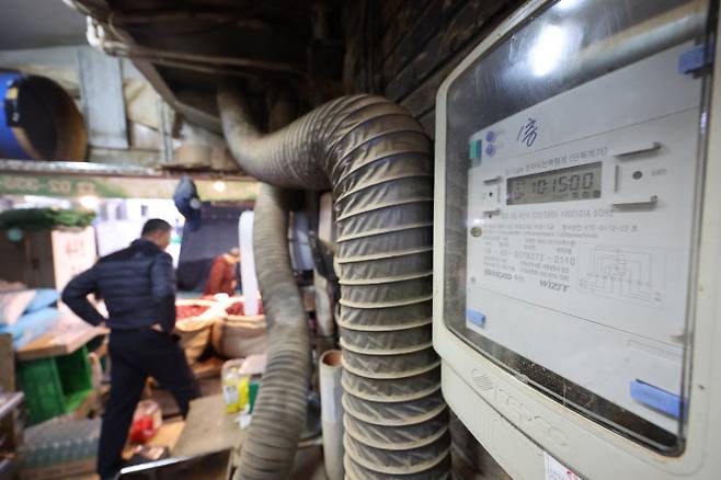 서울 시내의 한 전통시장에 설치된 전기계량기. (사진=연합뉴스)