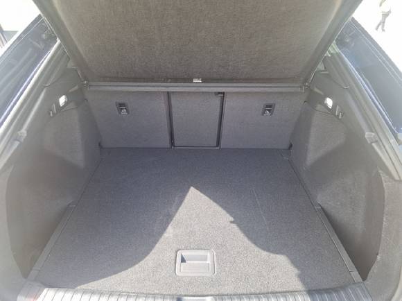 Q4 스포트백 e-트론 적재공간. [사진=홍성효 기자]