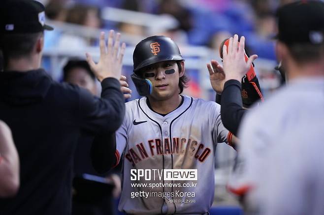 ▲ 밥 멜빈 감독은 최근 이정후를 3번 타순에 배치하는 경우가 종종 있다. 왼손 선발투수 상대로 오른손타자인 오스틴 슬레이터를 1번에 넣고 이정후를 뒤에 두는 전략. 그런데 슬레이터의 타율이 1할도 안 된다.