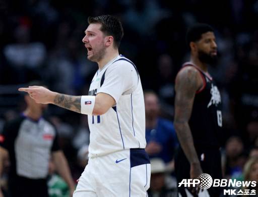 댈러스는 클리퍼스를 꺾고 시리즈를 원점으로 되돌렸다. 사진(美 로스앤젤레스)=ⓒAFPBBNews = News1