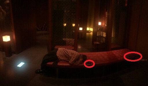 지난달 25일 뉴진스 혜인이 팬 커뮤니티에 올린 사진 속 글귀(빨간 원). 뉴진스 팬 커뮤니티 캡처