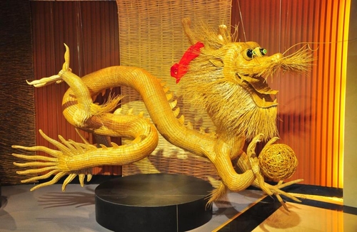 Wickerwork Masterpiece "Dragon Soaring in Prosperous Times"