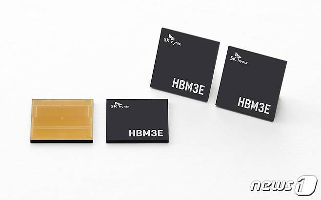 SK하이닉스의 5세대 고대역폭메모리 'HBM3E' (SK하이닉스 제공) ⓒ News1