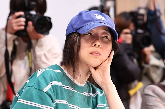 민희진 어도어 대표가 25일 오후 서울 서초구 한국컨퍼런스센터에서 열린 입장 발표 기자회견에서 발언하고 있다. 연합뉴스