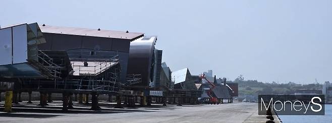 현대힘스 포항 선착장에 적치된 블록. /사진=최유빈 기자