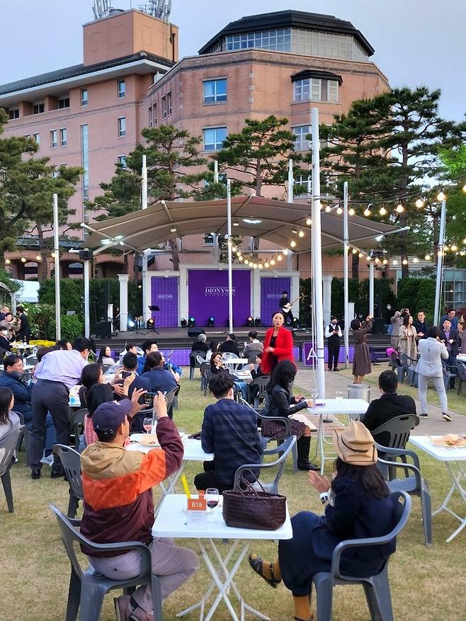 메이필드 호텔 디오니소스 와인페어 공연. 최현태 기자