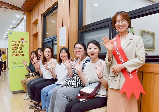 ‘청주내수 하나님의 교회’에서 ‘전 세계 유월절사랑 생명사랑 제1216차 헌혈릴레이’를 개최했다. 신자와 이웃 300여 명이 참여해 성황을 이뤘다.