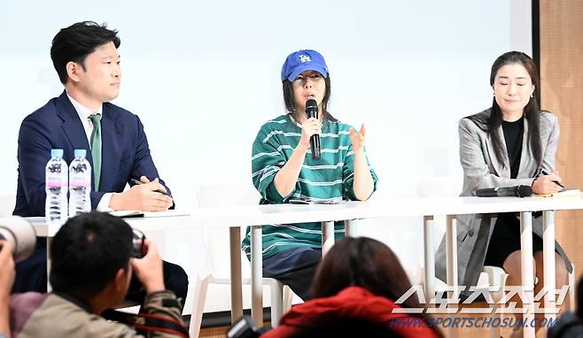 어도어의 민희진 대표가 하이브와의 대립에 대해 기자회견을 열었다. 25일 한국컨퍼런스센터에서 진행된 민희진 대표의 기자회견에서 민 대표가 질문에 답하고 있다. 허상욱 기자wook@sportschosun.com/2024.04.25/