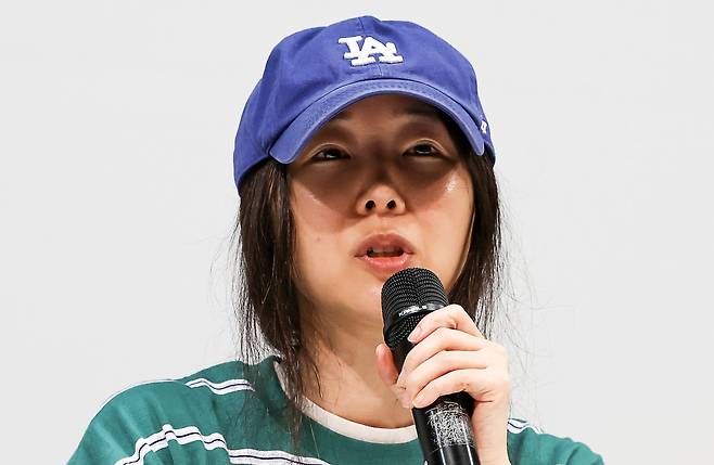 민희진 어도어 대표가 지난 25일 오후 서울 서초구 한국컨퍼런스센터에서 열린 입장 발표 기자회견에서 발언하고 있다. 연합뉴스