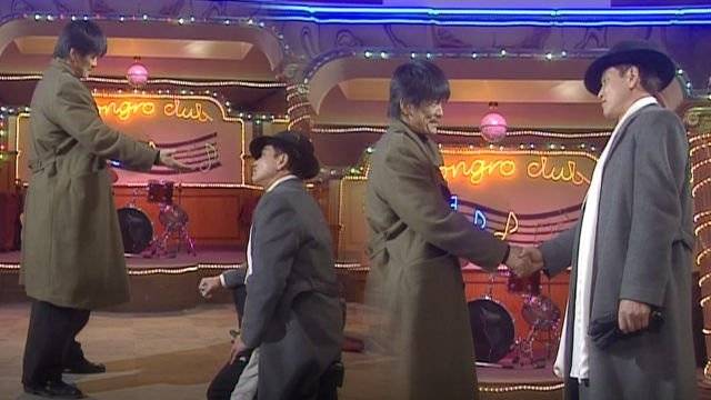 〈야인시대〉 전반부에서 후반부로 넘어가는 전환점에 등장해 선풍적인 신드롬을 몰고 왔던 시라소니. 압도적인 표정과 사투리 연기, 액션신 등으로 드라마 보는 재미를 더해줬다는 평가를 받았다. 시라소니가 종로를 평정한 김두한(김영철 분)을 찾아와 형님-동생의 우애를 맺는 장면이다. SBS 유튜브 캡쳐.