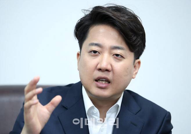 이준석 개혁신당 대표가 지난 23일 서울 여의도 국회 의원회관에서 이데일리와 인터뷰를 하고 있다. (사진=이데일리 노진환 기자)