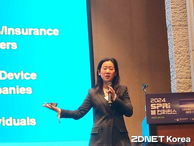 한인 여성 최초 스탠퍼드대 종신교수이자 벤처기업 엘비스 대표인 이진형 교수가 강연을 하고 있다.