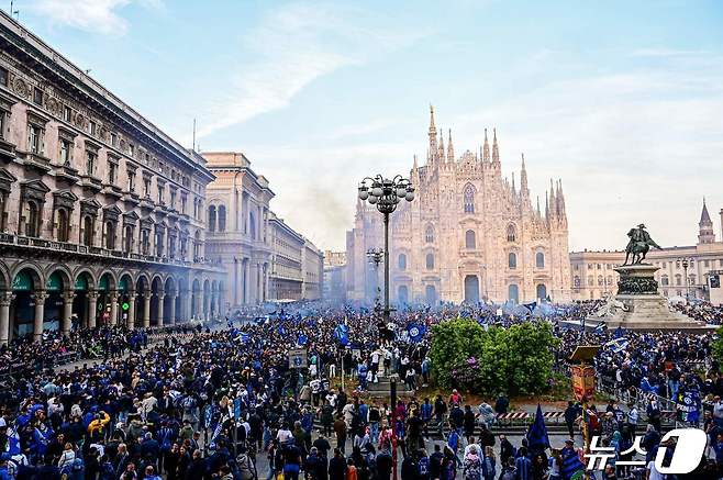 인터 밀란 팬들로 가득찬 밀라노 시내. ⓒ AFP=뉴스1
