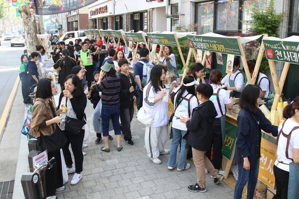 제12회 천사데이 찬스바자회 행사장 모습(사진제공=홀리씨즈교회)